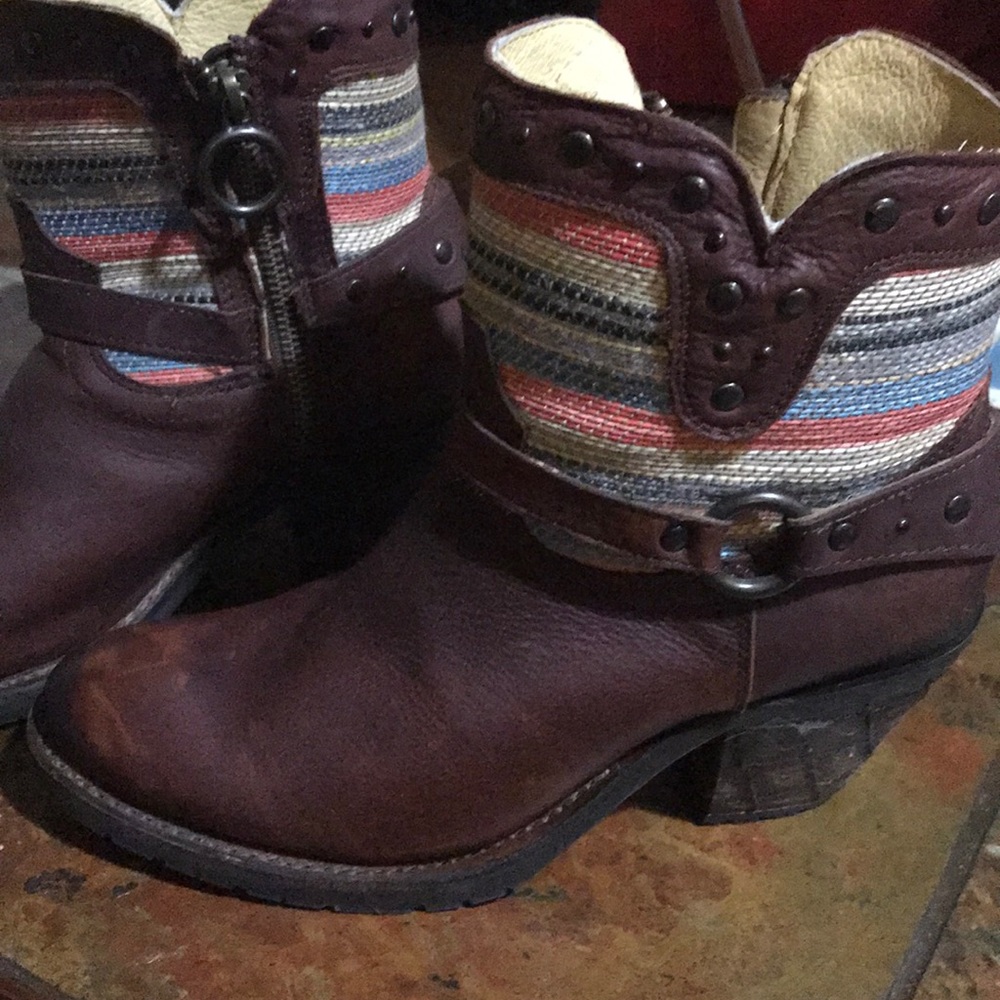 Justin boots New never worn they are a size 7b